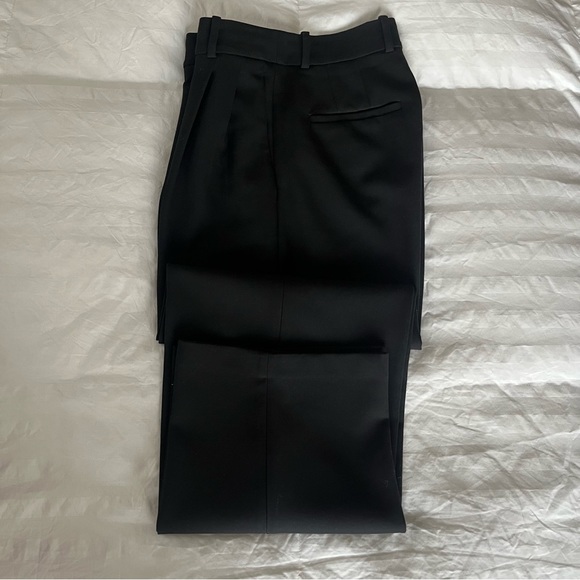 Aritzia | Babaton Pleated Pant - Picture 6 of 12